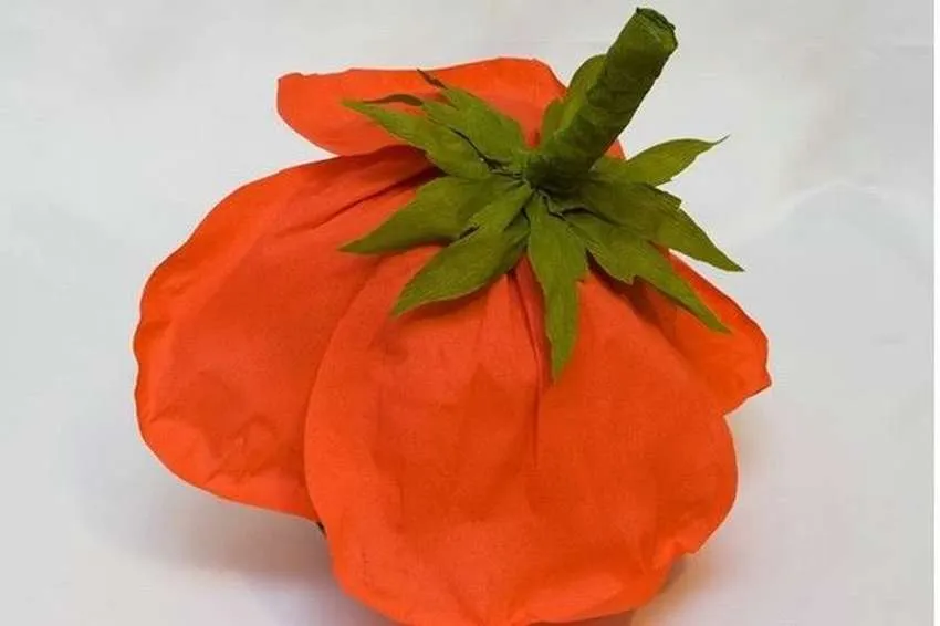 большой цветок шляпка из гофрированной бумаги