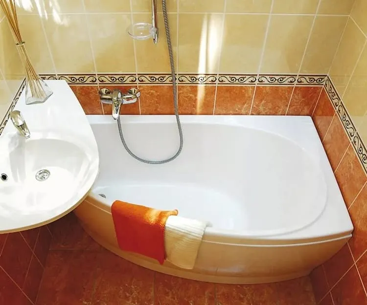 Фото ремонта ванной комнаты малых размеров