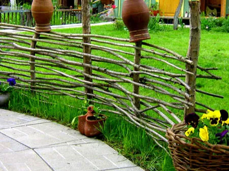 плетеная ограда 