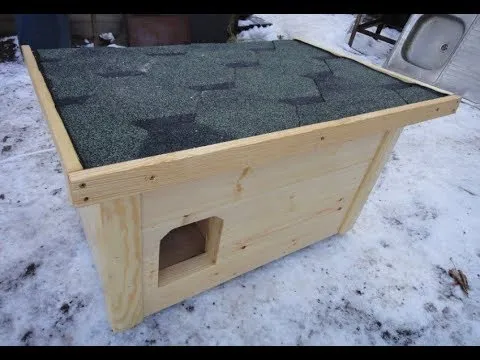Зимний домик из дерева