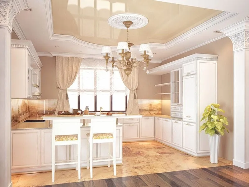 Белый кухонный потолок с цветной вставкой