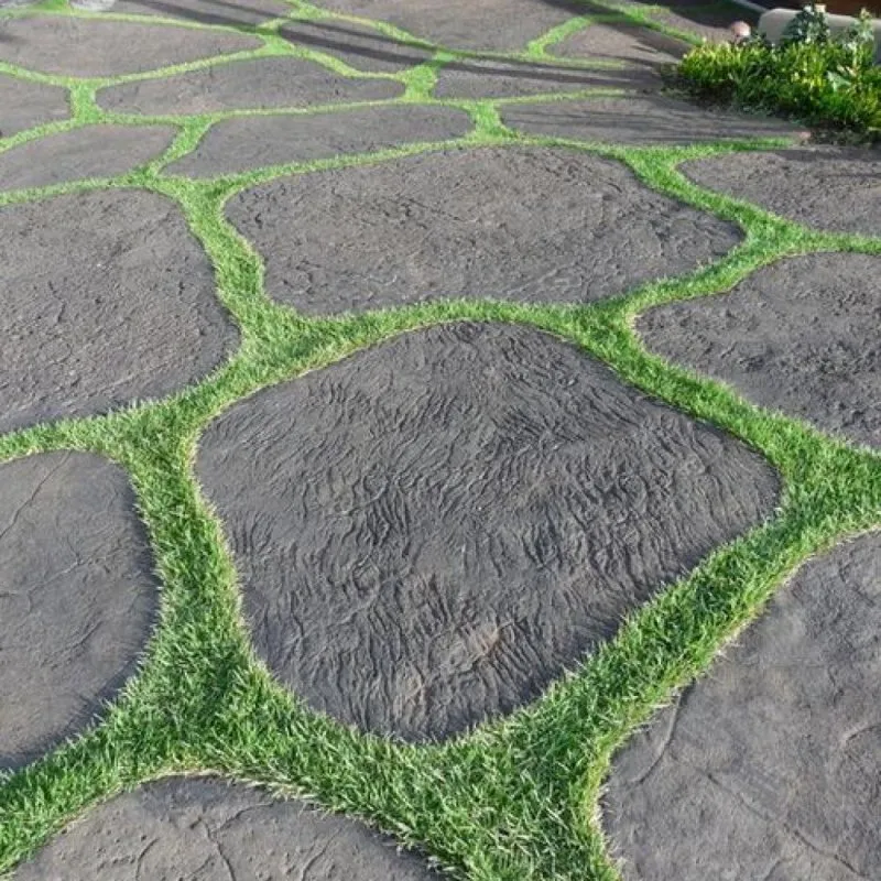 Дорожки в саду из бетона