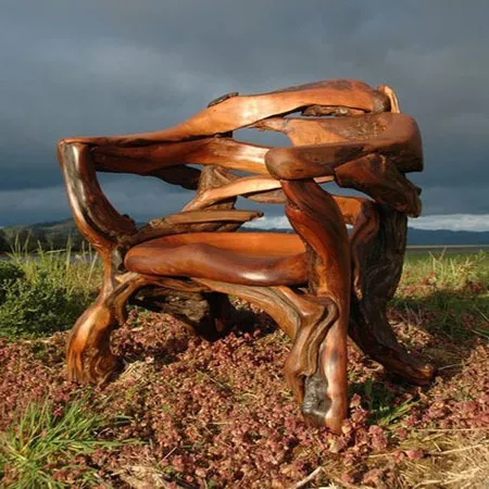 Уютное деревянное садовое кресло своими руками