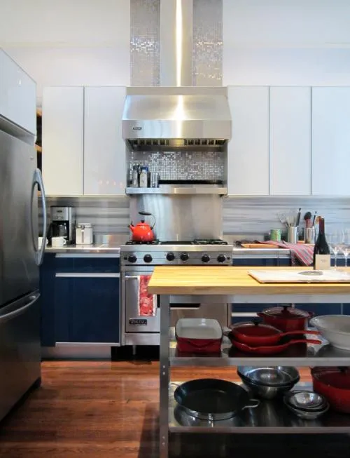 Что повесить над плитой вместо вытяжки. Рациональное использование пространства над кухонной плитой — интересные дизайнерские решения в реализованных проектах
