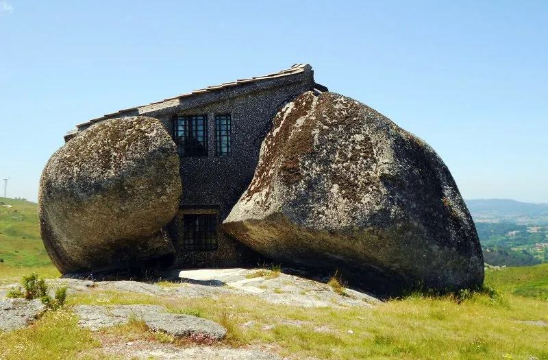 Дом-камень Гюэмараес Португалия