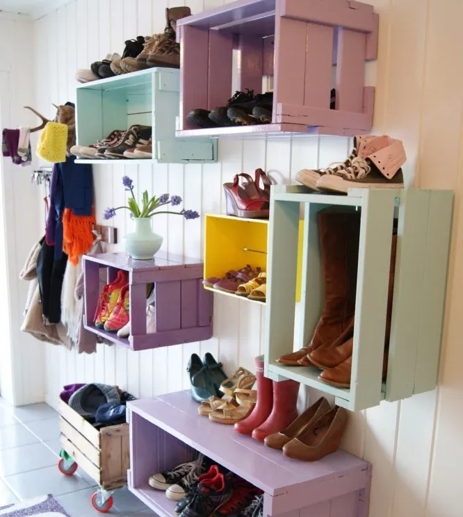 Хранение обуви в деревянных ящиках