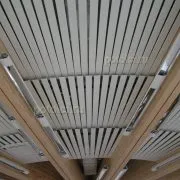 Потолок алюминиевый реечный, панели тип 84R Люксалон