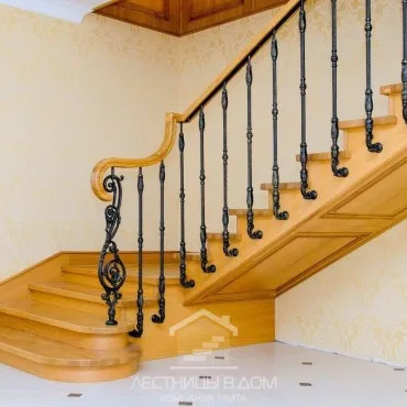 Лестница c литыми балясинами бокового крепления, Малая Дубна