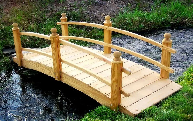 Декоративный мостик для дачи своими руками из подручных материалов