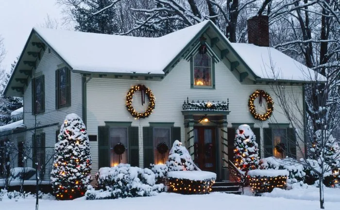 Зимнее украшение домов