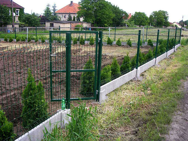 Ограда для участка из сварной сетки
