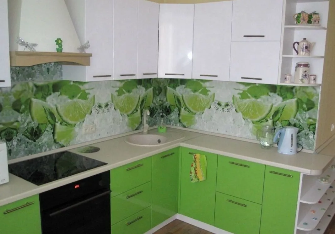 Кухня, цвета белый и зеленый