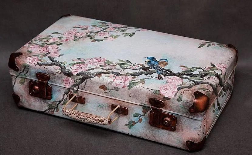 Преображение старого бабушкиного чемодана