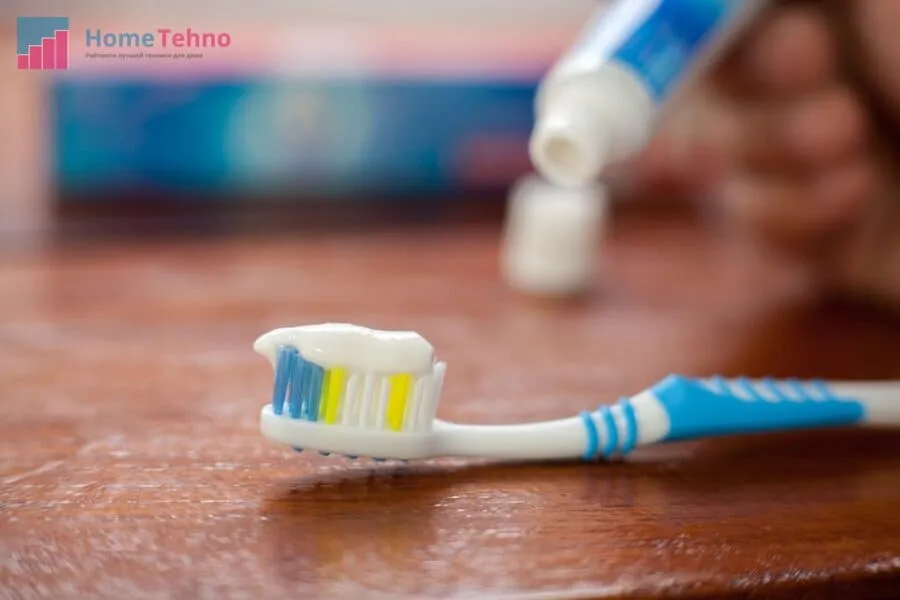 как почистить подошву утюга зубной пастой