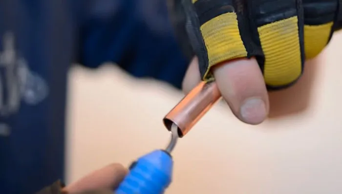 обработка трубок реммером перед вальцовкой