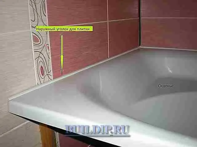 Фото герметизации зазора между ванной и стеной.
