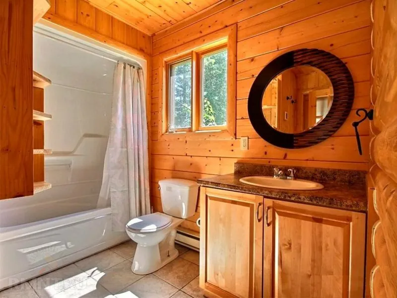 ></p>
<p>Маленькая ванная комната в деревянном доме</p>
<p></p>
<p><img decoding=