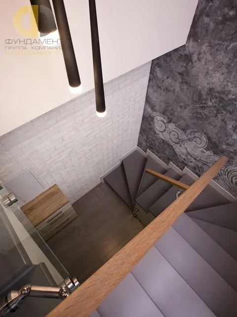 Оформление лестницы в двухуровневой квартире